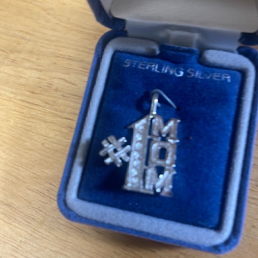 Vintage Sterling Silver Number One Mom Pendant